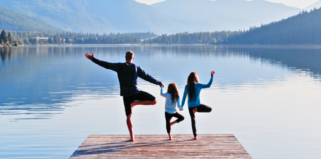 Matin magique avec le yoga en famille